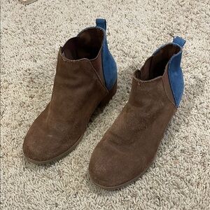 Girls size 2 Toms Brown and Blue Ankle Boots